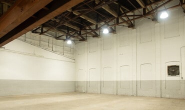 1 Maple St, East Rutherford, NJ à louer Photo intérieure– Image 1 sur 2