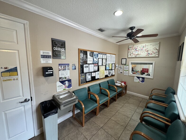 356 Englenook Dr, Debary, FL à vendre - Photo de l’immeuble – Image 3 sur 10