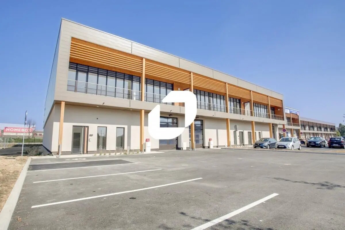 Local d’activités dans Collégien à louer Photo de l’immeuble– Image 1 sur 30