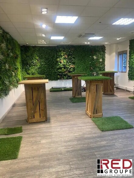 Industriel/Logistique dans Aubagne à louer - Photo de l’immeuble – Image 3 sur 5