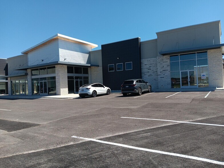 2104 Clear Creek Road, Killeen, TX à louer - Photo de l’immeuble – Image 2 sur 4