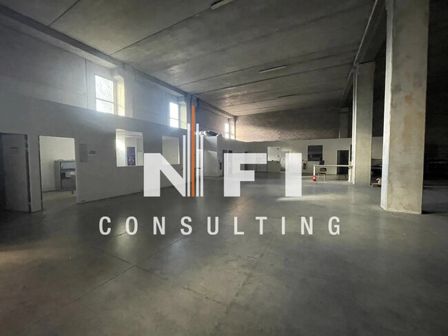 Plus de détails pour Local d'activités à louer