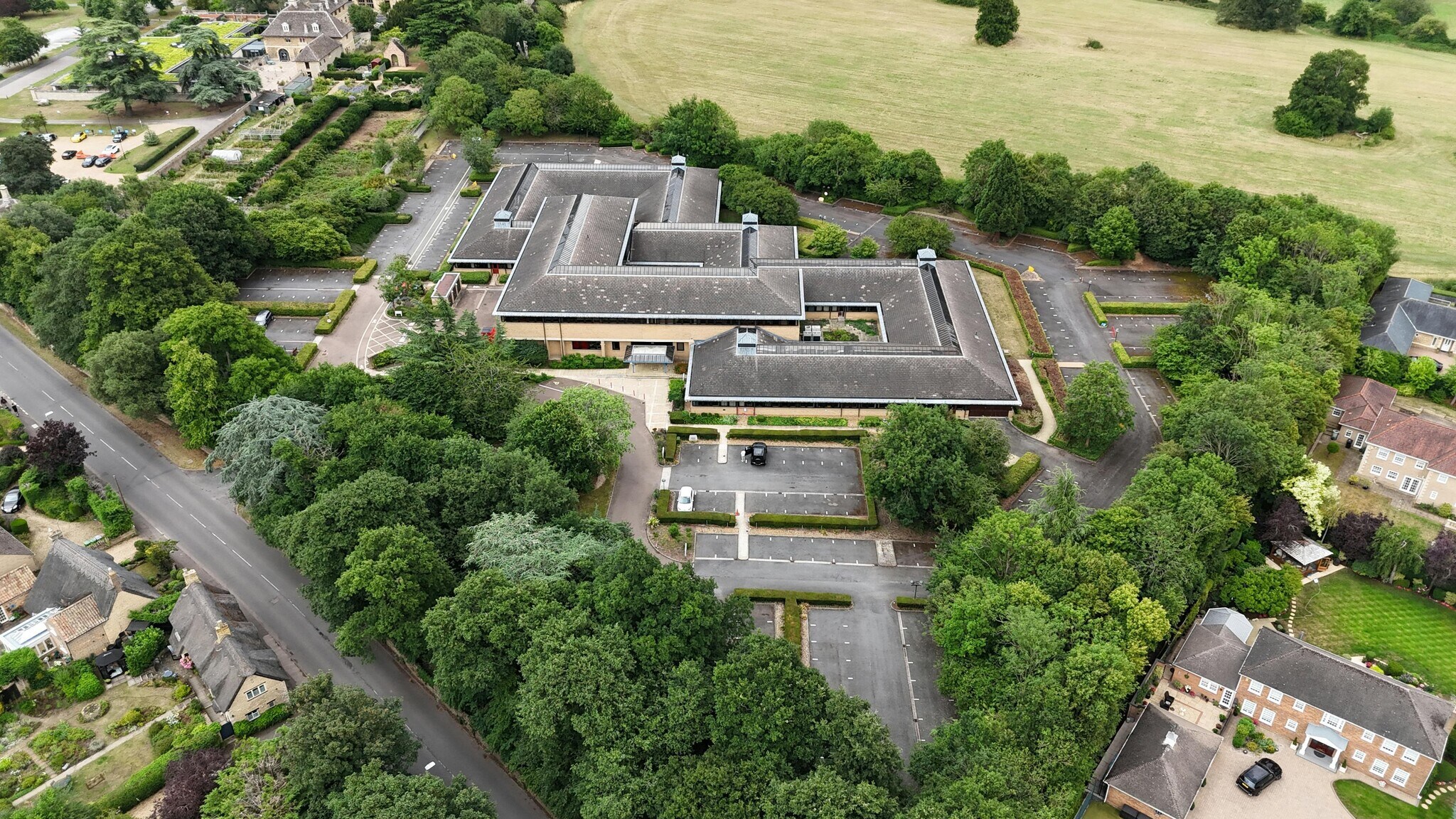 Thorpe Rd, Peterborough à louer Photo de l’immeuble– Image 1 sur 10