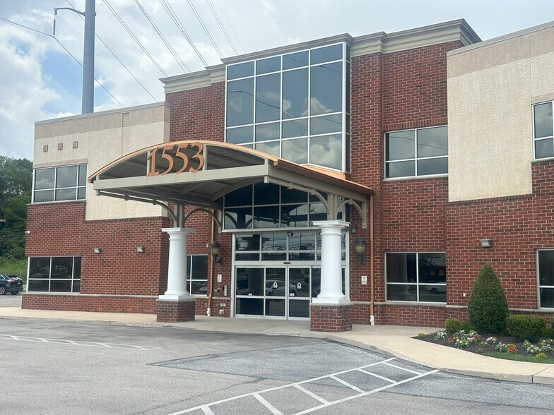 1553 Chester Pike, Crum Lynne, PA à louer - Photo de l’immeuble – Image 1 sur 3