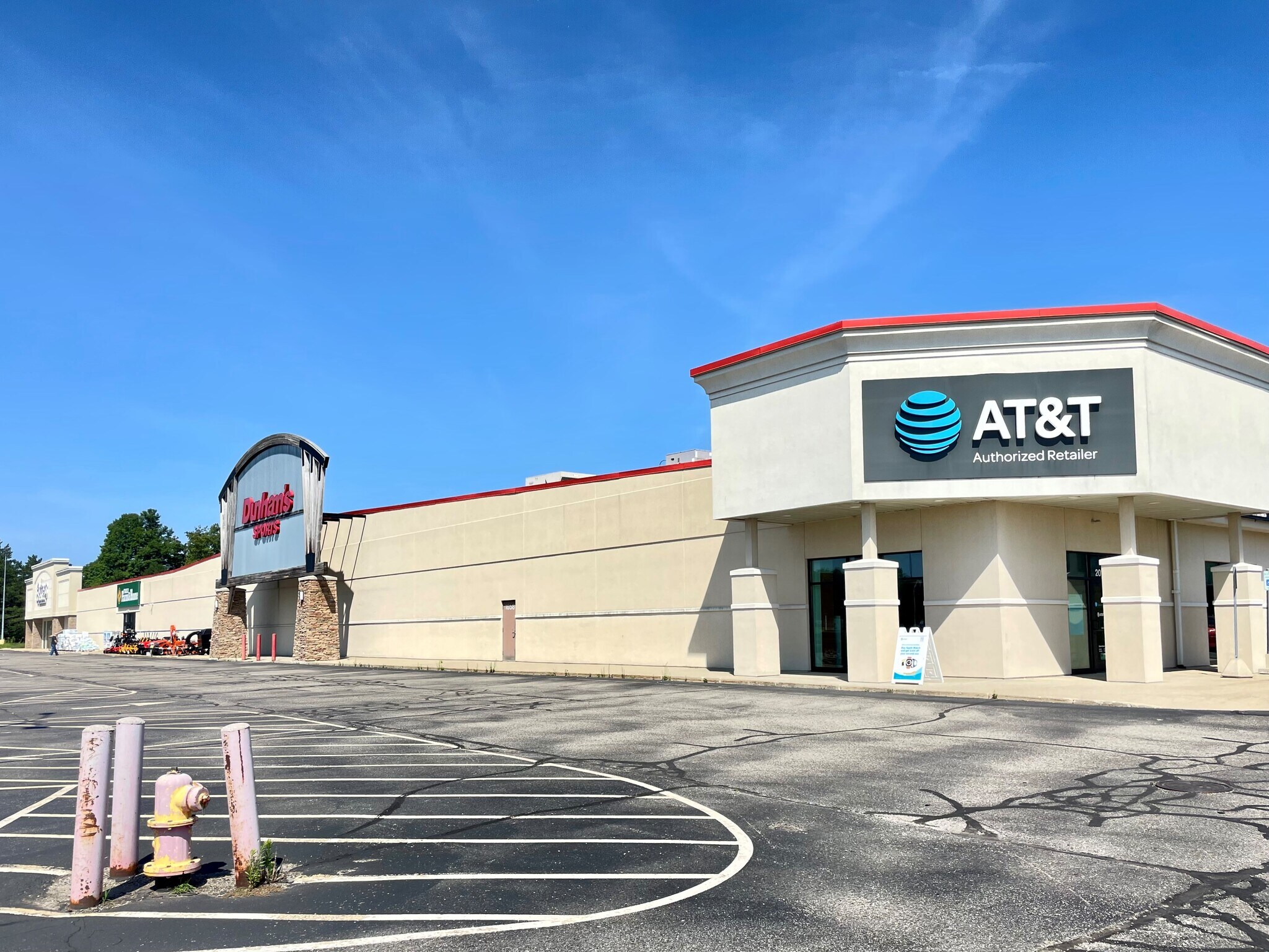 1658-- Lansing Rd, Charlotte, MI à louer Photo de l’immeuble– Image 1 sur 8