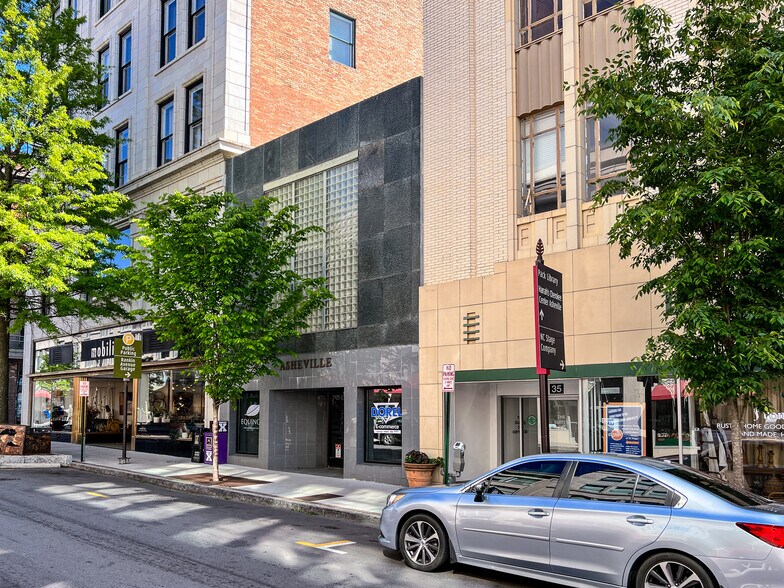 37 Haywood St, Asheville, NC à louer - Photo de l’immeuble – Image 3 sur 5