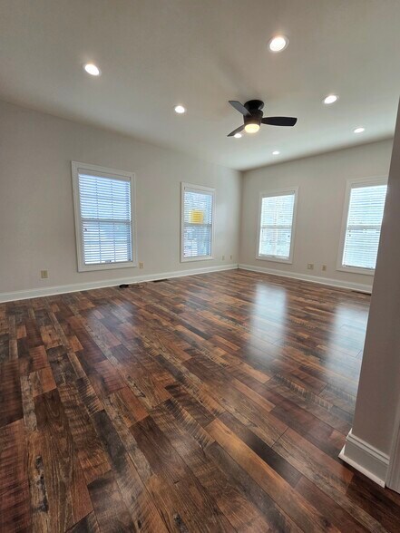 213 S Main St, Nicholasville, KY à louer - Photo de l’immeuble – Image 2 sur 10