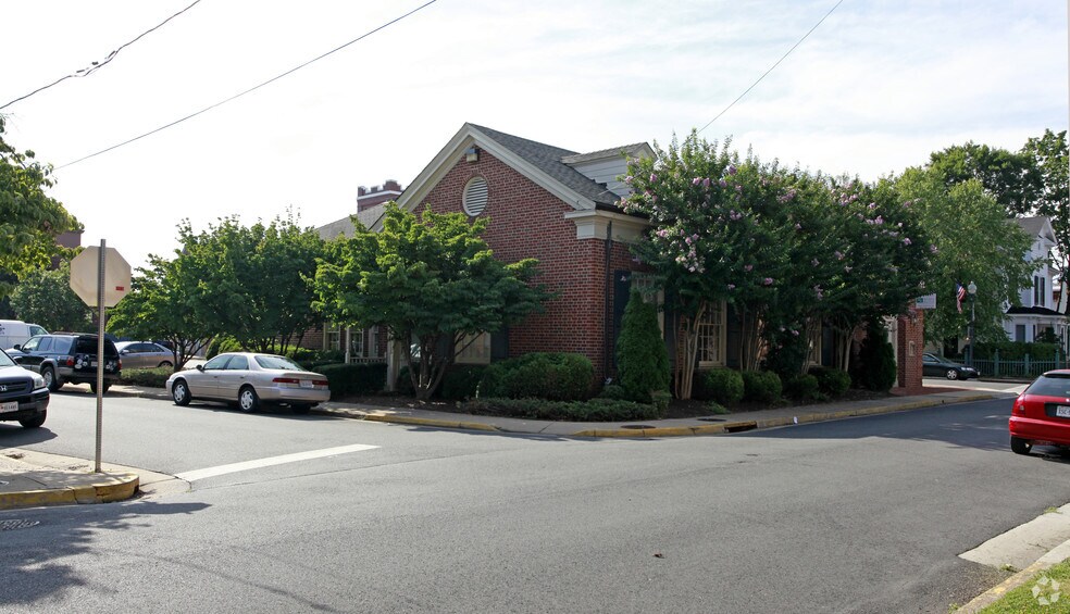 9104 Church St, Manassas, VA à louer - Photo de l’immeuble – Image 2 sur 2
