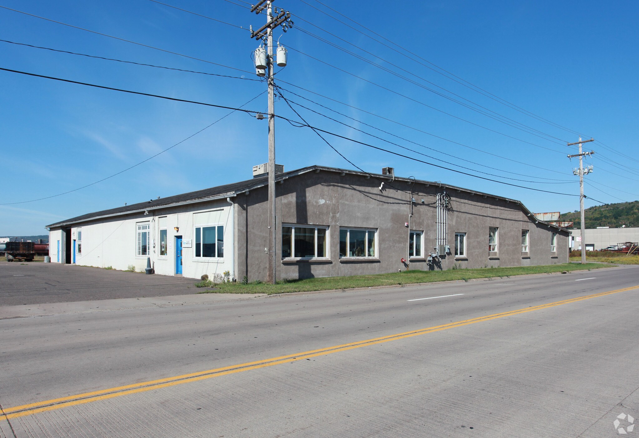 517 Garfield Ave, Duluth, MN à louer Photo principale– Image 1 sur 3