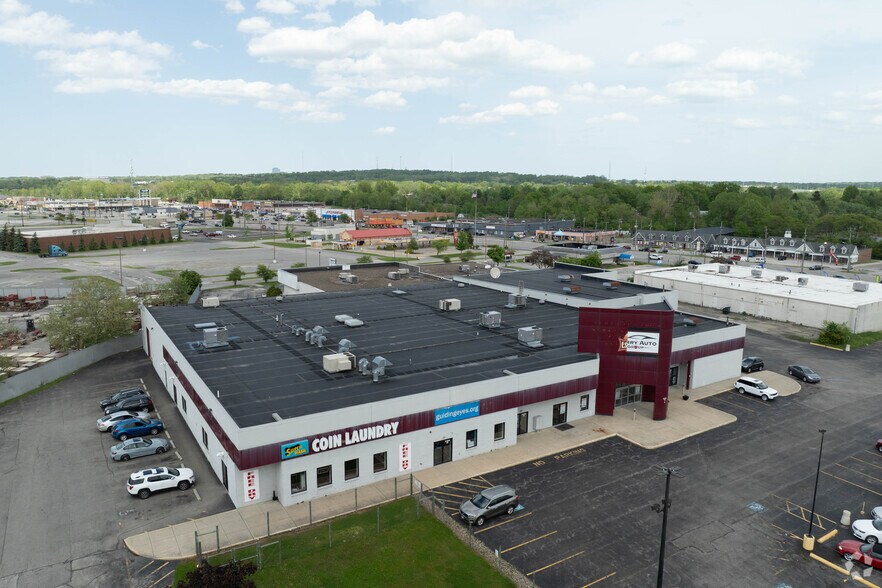 21639 Miles Rd, North Randall, OH à louer - Photo de l’immeuble – Image 2 sur 5
