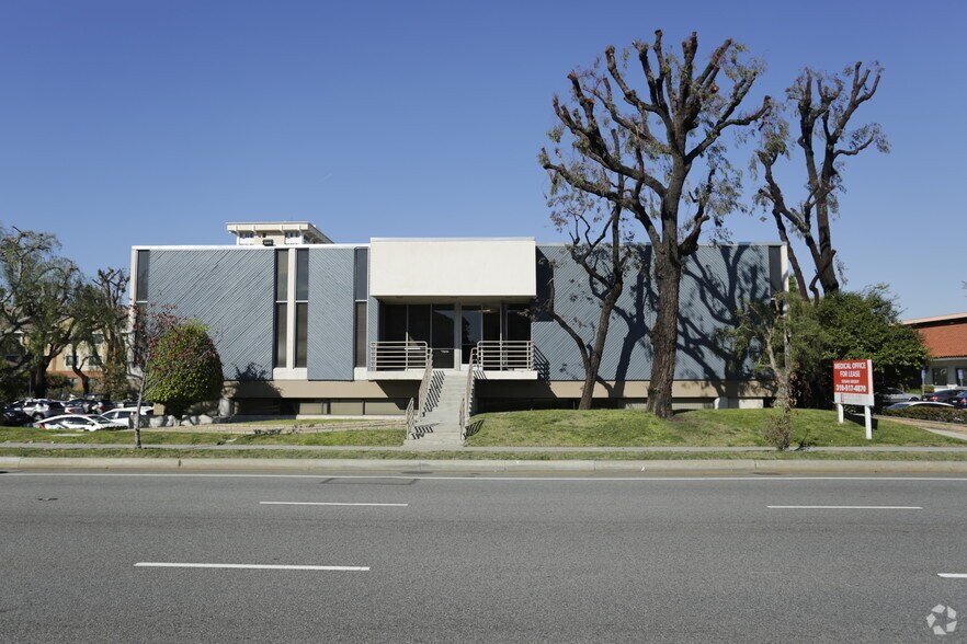 3475 Torrance Blvd, Torrance, CA à louer - Photo de l’immeuble – Image 3 sur 10