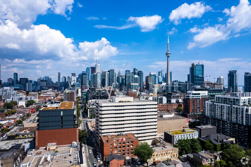 555 Richmond St W, Toronto, ON à louer - Aérien – Image 3 sur 3