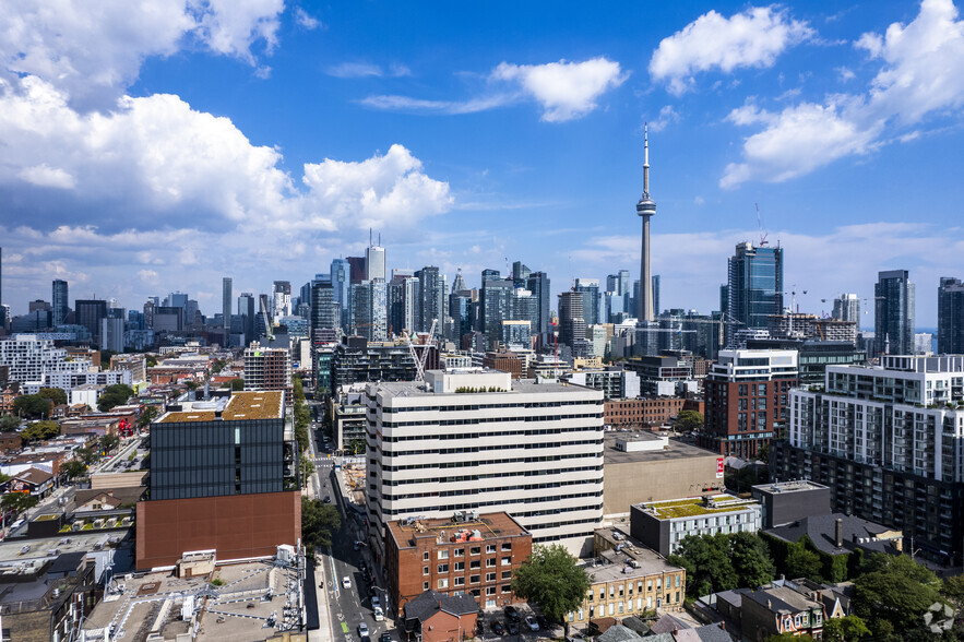 555 Richmond St W, Toronto, ON à louer - Aérien – Image 3 sur 3