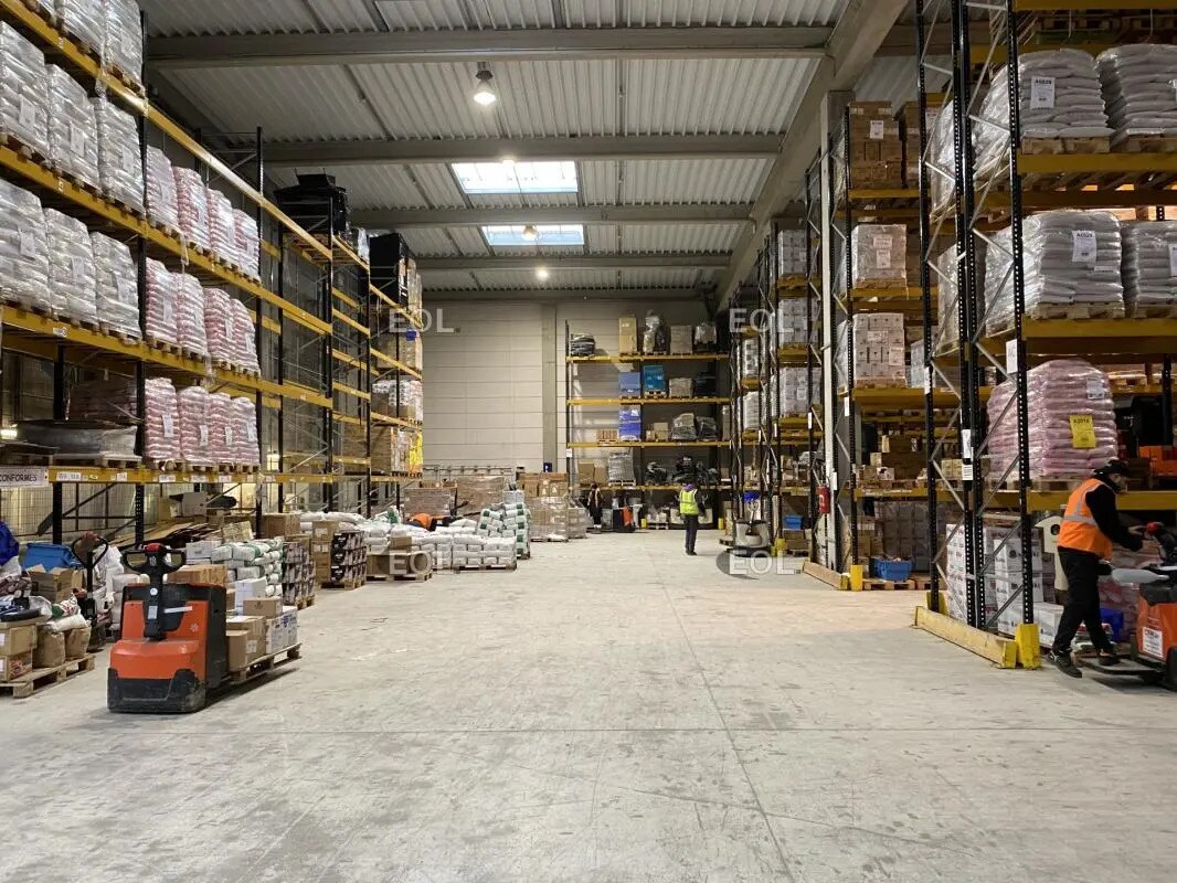 Industriel/Logistique dans Gennevilliers à louer Photo principale– Image 1 sur 9