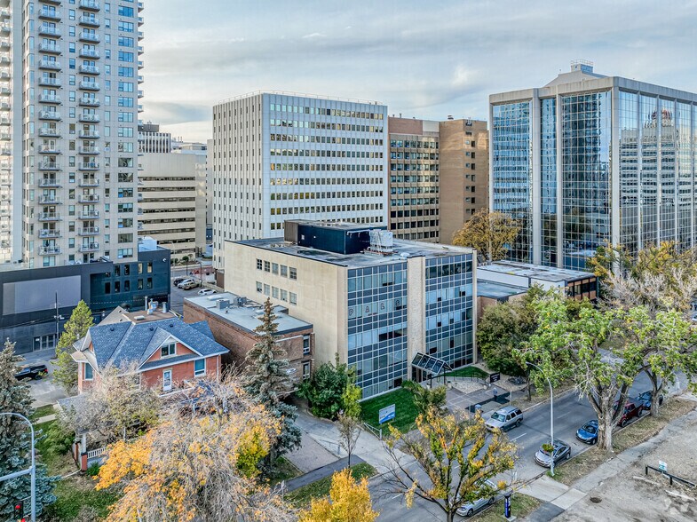 9912 106th St NW, Edmonton, AB à louer - Aérien – Image 3 sur 4
