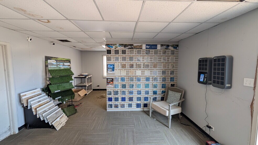 10855 N I-35 Fwy, San Antonio, TX à louer - Photo de l’immeuble – Image 3 sur 11