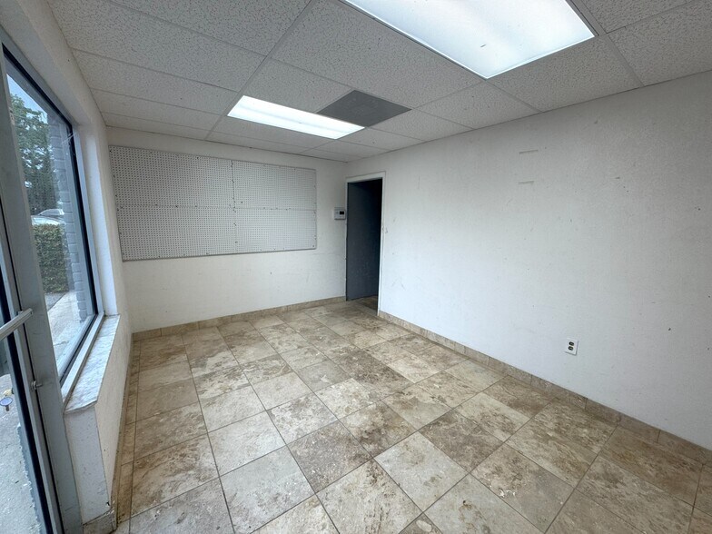 2028 Palmetto St, Clearwater, FL à louer - Hall d’entrée – Image 2 sur 6