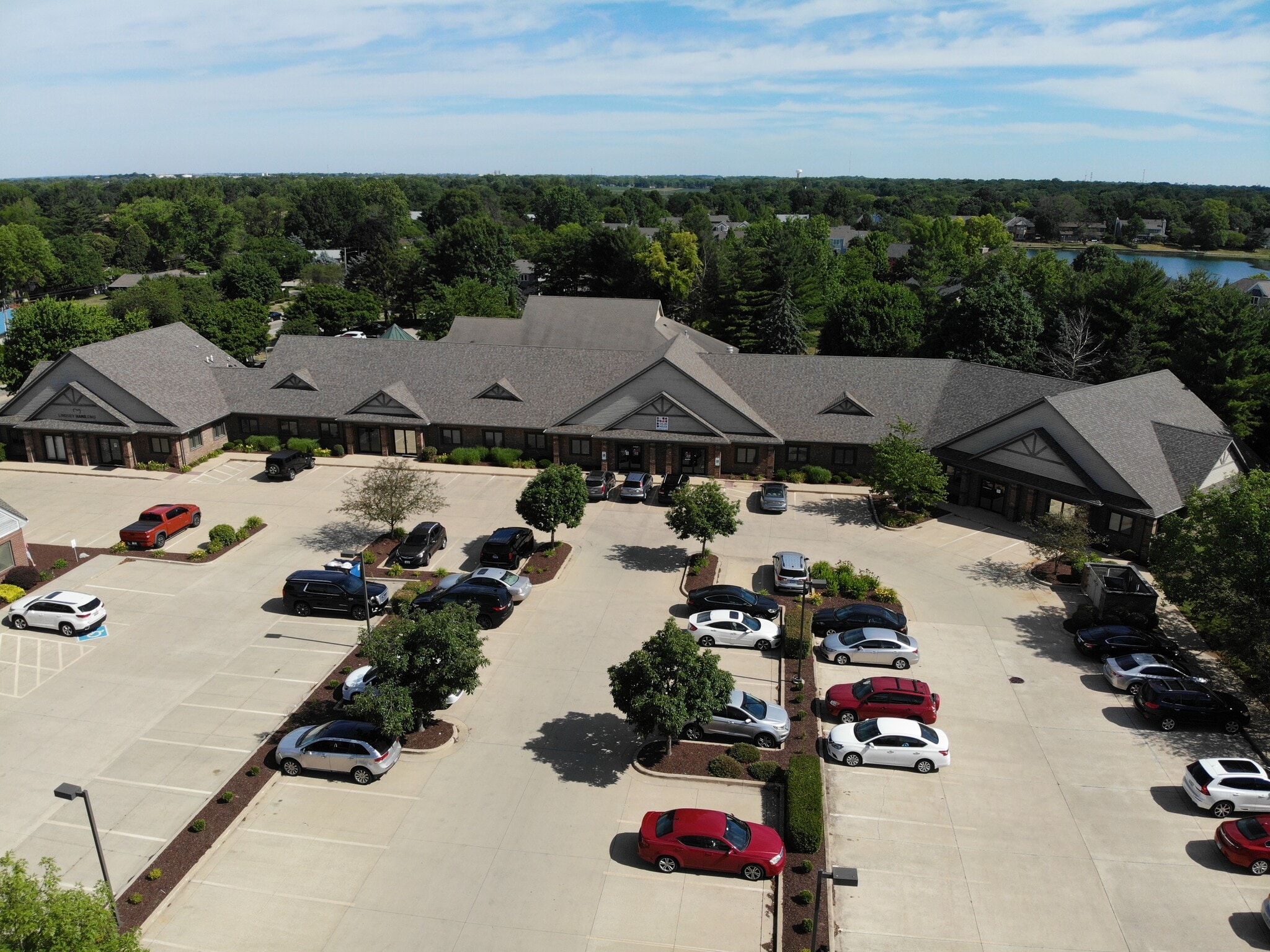 2918 Crossing Ct, Champaign, IL à louer Photo de l’immeuble– Image 1 sur 1