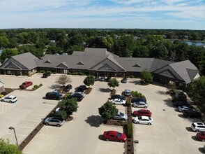 2918 Crossing Ct, Champaign, IL à louer Photo de l’immeuble– Image 1 sur 1