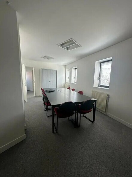Bureau dans SAINT-OUEN-L'AUMONE à louer - Photo de l’immeuble – Image 2 sur 4