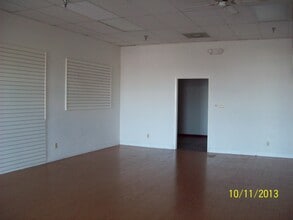 5015 W Sahara Ave, Las Vegas, NV à louer Photo intérieure– Image 2 sur 4