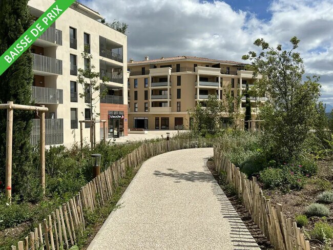 Plus de détails pour Local commercial à louer