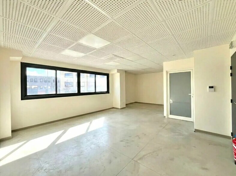 Bureau dans Fréjus à louer - Photo intérieure – Image 3 sur 6