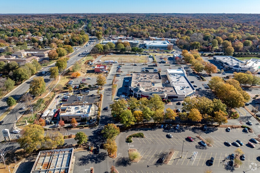 8008 Providence Rd, Charlotte, NC à louer - Aérien – Image 3 sur 14