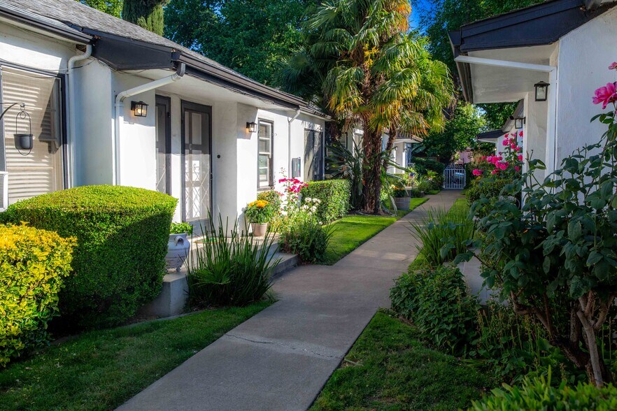 1209 U St, Sacramento, CA à vendre - Photo de l’immeuble – Image 2 sur 2