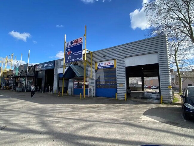 Plus de détails pour Local commercial à louer