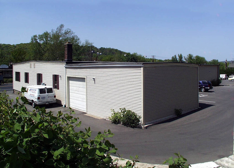 2095 S Main St, Waterbury, CT à louer - Autre – Image 2 sur 9