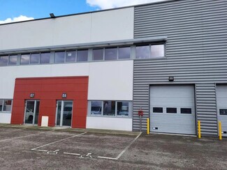 Plus de détails pour 50 Rue Jean Zay, Saint-Priest - Local d'activités à louer
