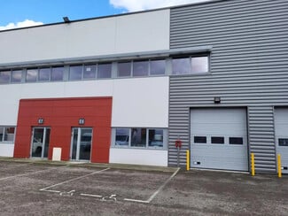 Plus de détails pour Local d'activités à louer