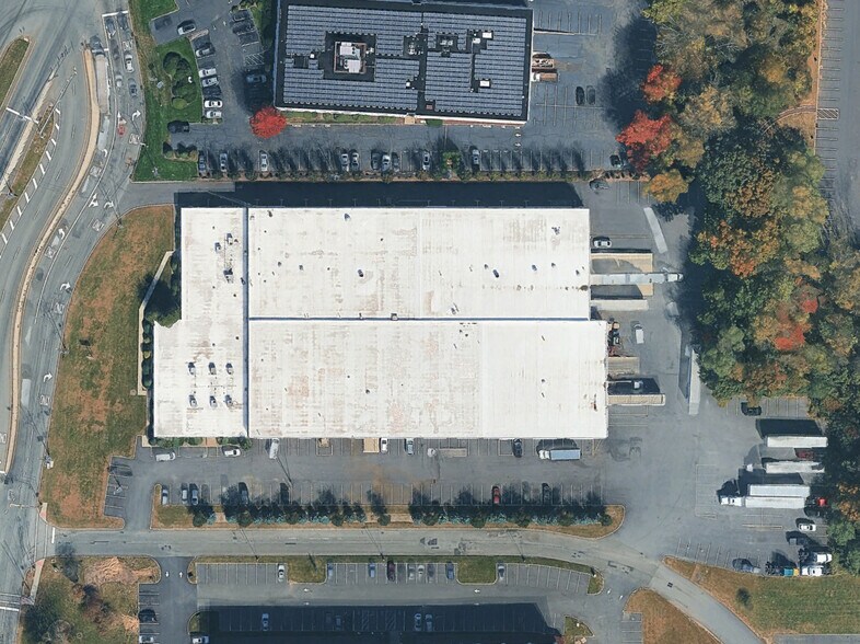 140-142 Clinton Rd, Fairfield, NJ à louer - Photo de l’immeuble – Image 3 sur 18