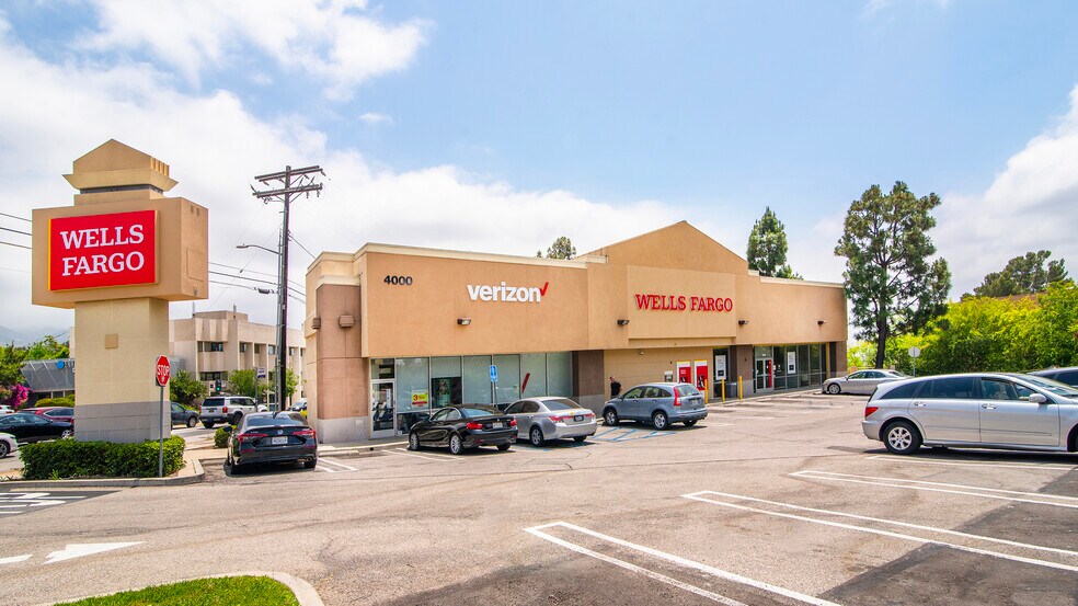 4000 Foothill Blvd, La Crescenta, CA à vendre - Photo de l’immeuble – Image 2 sur 4