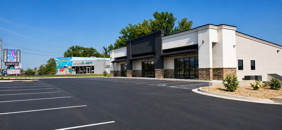1207 W 76 Country Blvd, Branson, MO à louer - Photo de l’immeuble – Image 3 sur 6