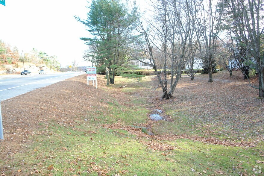 275-287 Eddie Dowling Hwy, North Smithfield, RI à vendre - Photo principale – Image 1 sur 2