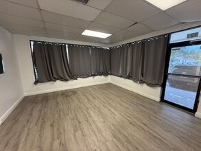 601-623 E Atlantic Blvd, Pompano Beach, FL à louer Photo intérieure– Image 2 sur 6