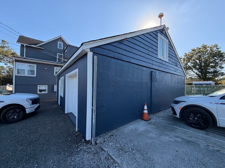 734 W Nyack Rd, West Nyack, NY à louer - Photo principale – Image 1 sur 4