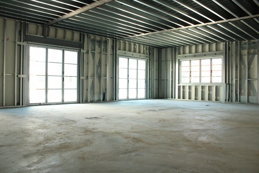 1561 Commerce st, Las Vegas, NV à louer - Photo de l’immeuble – Image 2 sur 14