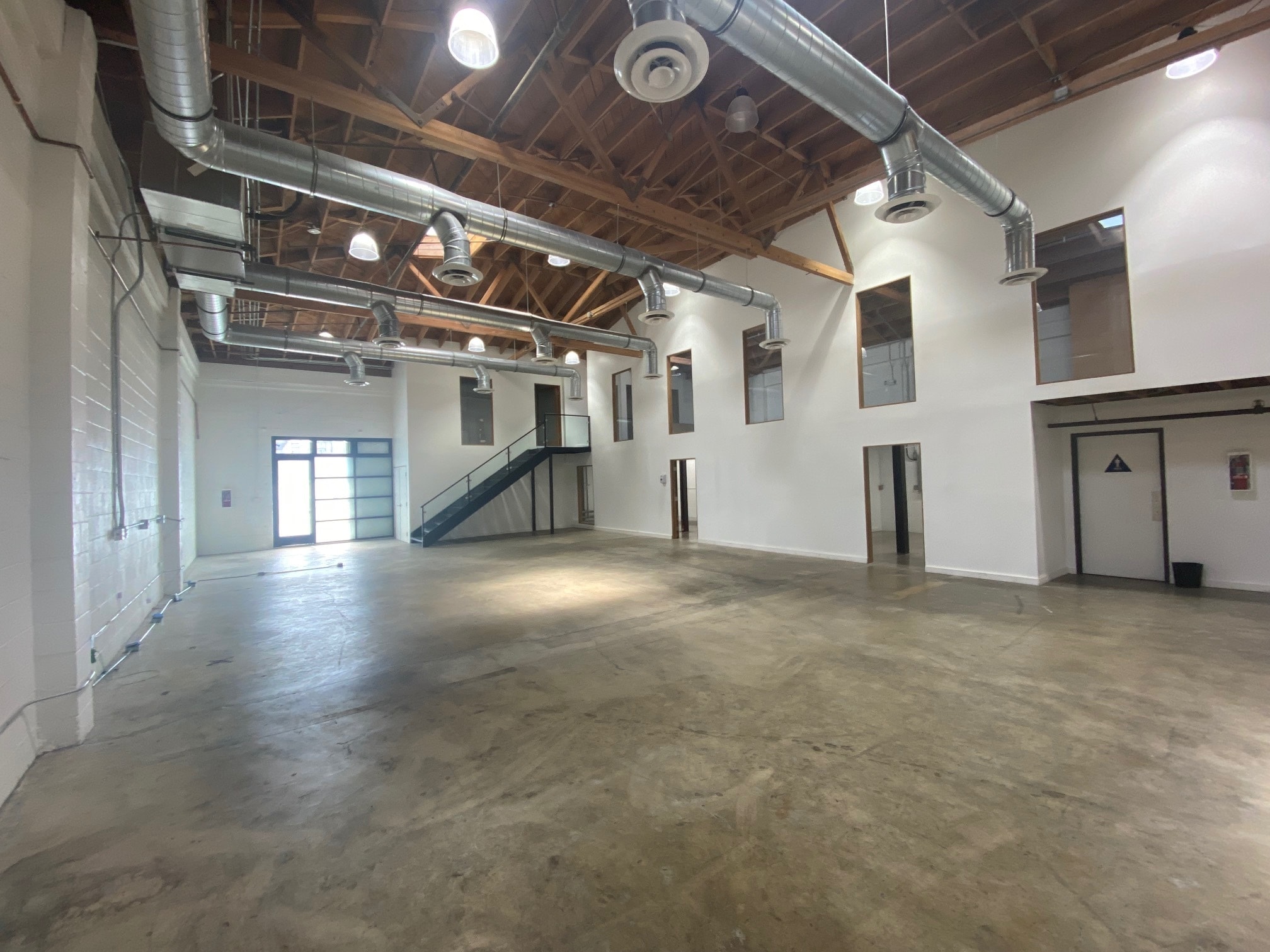 8928 Ellis Ave, Culver City, CA à louer Photo intérieure– Image 1 sur 3