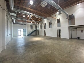 8928 Ellis Ave, Culver City, CA à louer Photo intérieure– Image 1 sur 3