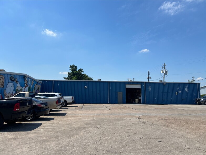2520 Airline Dr, Houston, TX à louer - Photo principale – Image 1 sur 2