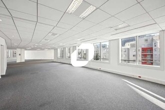 1 Place Victor Hugo, 92400 Courbevoie, Courbevoie à louer Photo intérieure– Image 2 sur 5