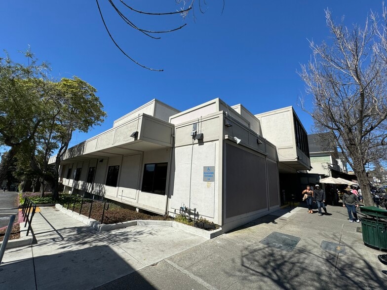 1536 Shattuck Ave, Berkeley, CA à louer - Photo de l’immeuble – Image 3 sur 19
