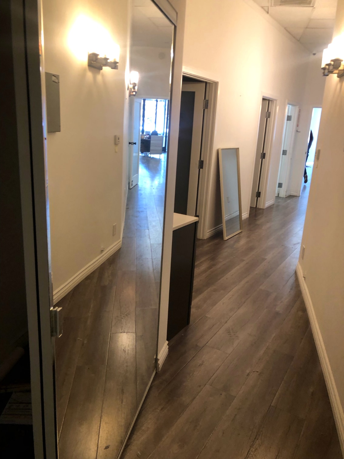 18645-18663 Ventura Blvd, Tarzana, CA à vendre Photo intérieure– Image 1 sur 7