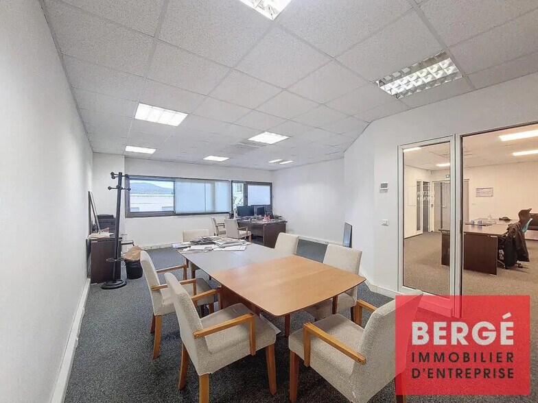 Bureau dans Cannes à louer - Photo de l’immeuble – Image 3 sur 6