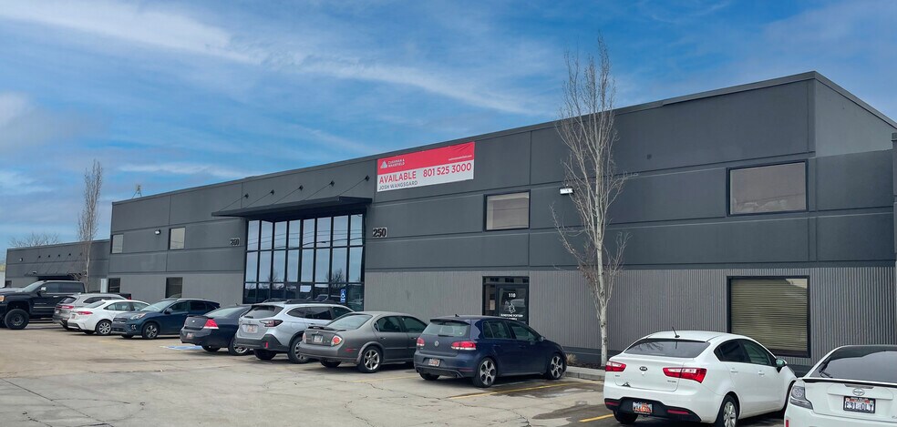 210-290 N Redwood Rd, North Salt Lake, UT à louer - Photo de l’immeuble – Image 2 sur 8