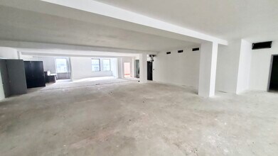 221-229 Rue Notre-Dame O, Montréal, QC à louer Photo intérieure– Image 1 sur 6