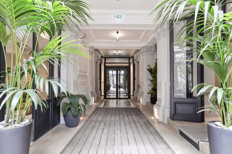 33 Rue De Châteaudun, Paris à louer - Photo de l’immeuble – Image 3 sur 20